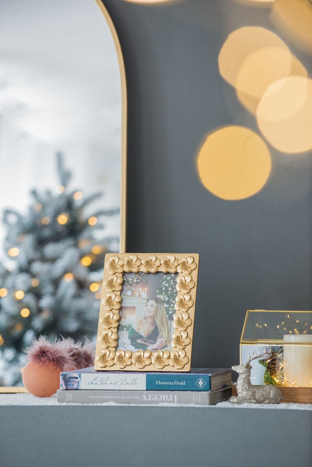 Vintage Photo Frame & Flower Design - Gold