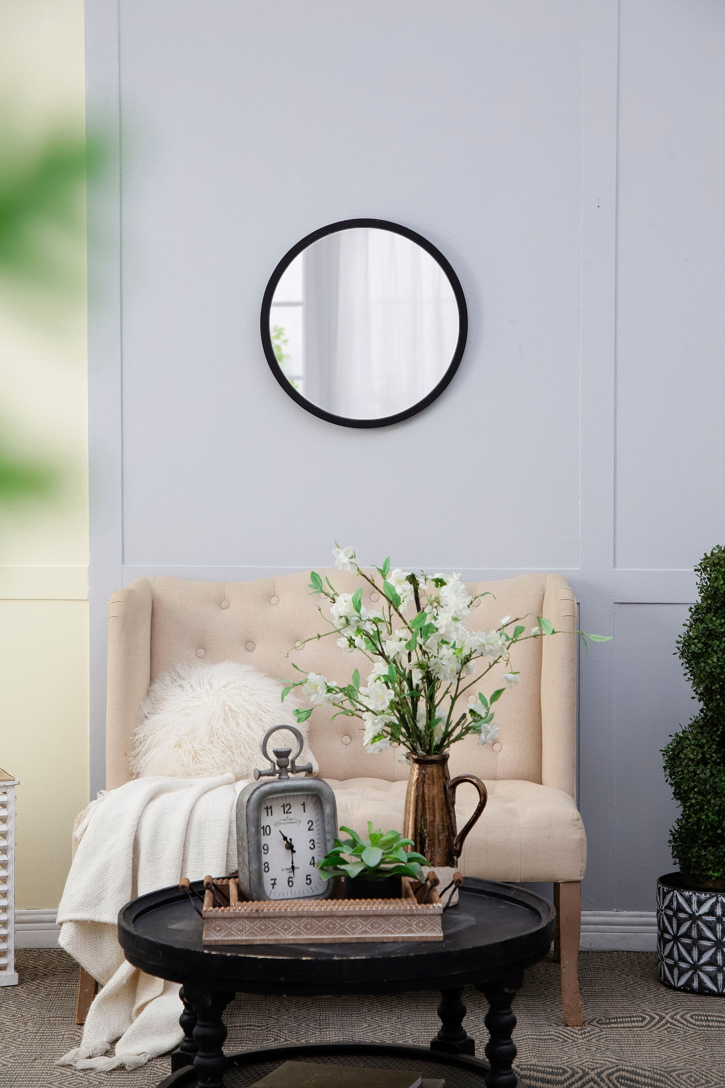 Circle Wall Mirror With Wooden Frame, Wall Mirror For Living Room - Black