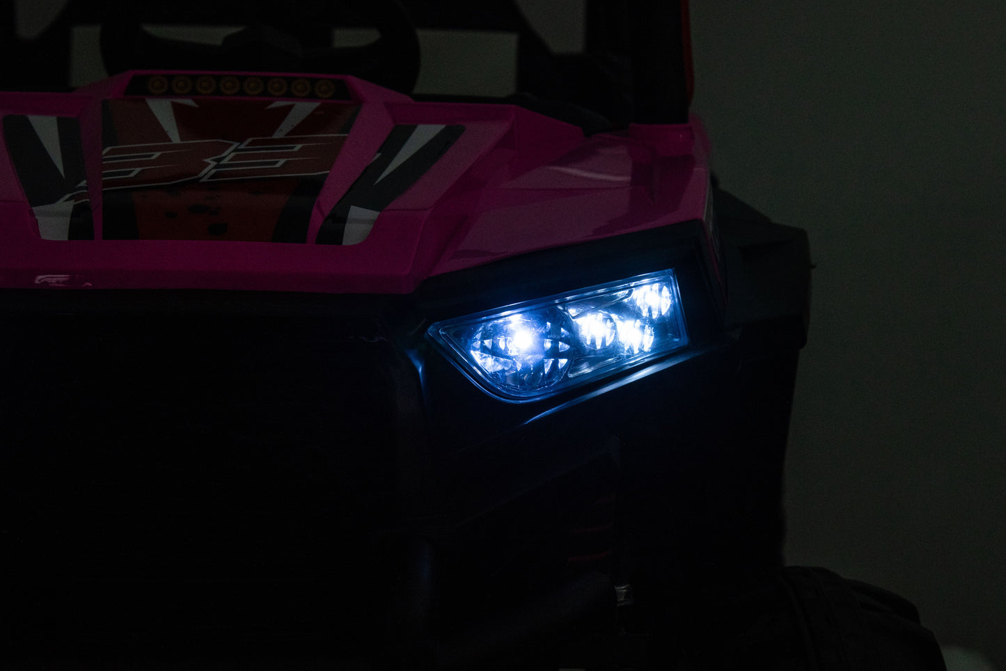 12V7A*1 30W*4 Four-Wheel Drive Leather Seat One Button Start, Forward And Backward, High And Low Speed, Music, Front Light, Power Display, Two Doors Can Open, 2.4G R / C, Seat Belt Four Wheel Absorber - Pink