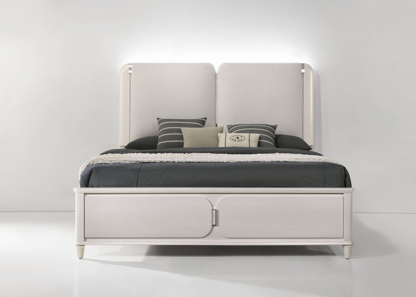 Laveda - Boucle Queen Bed With LED - Light Gray / White