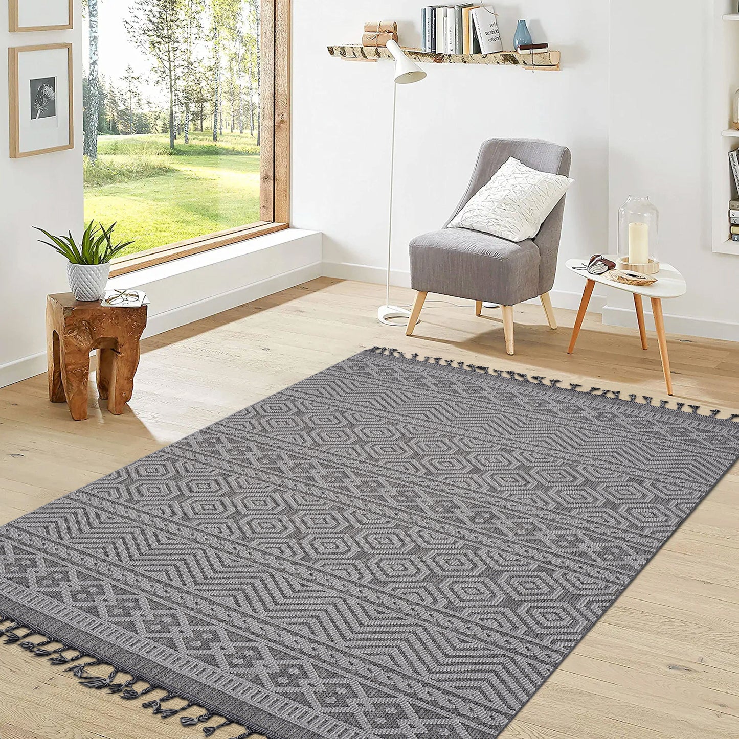 Guros - 5' X 7' Geometric Indoor / Outdoor Area Rug - Gray / White
