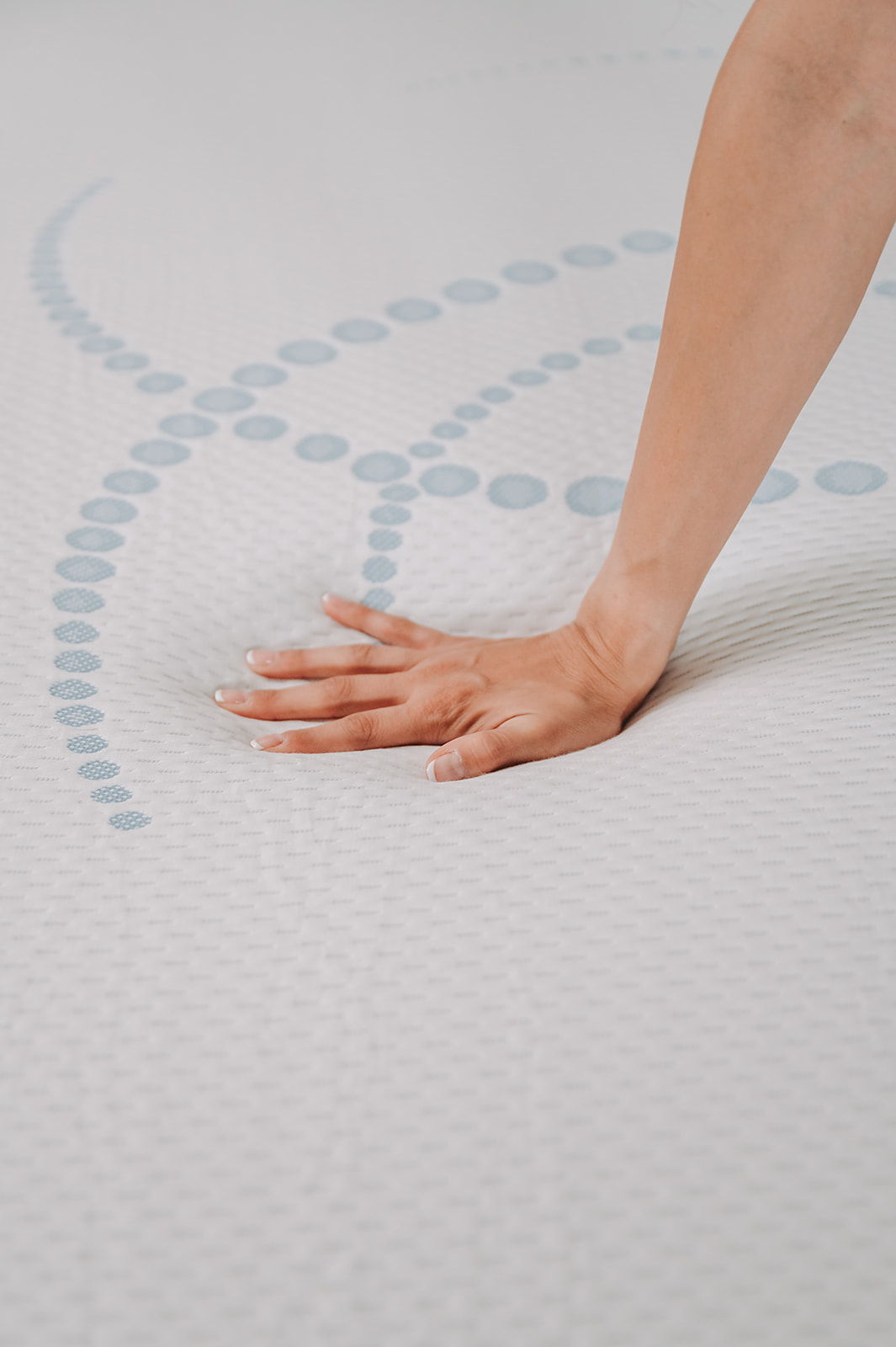 8" Queen Memory Foam Mattress - White, Light Blue