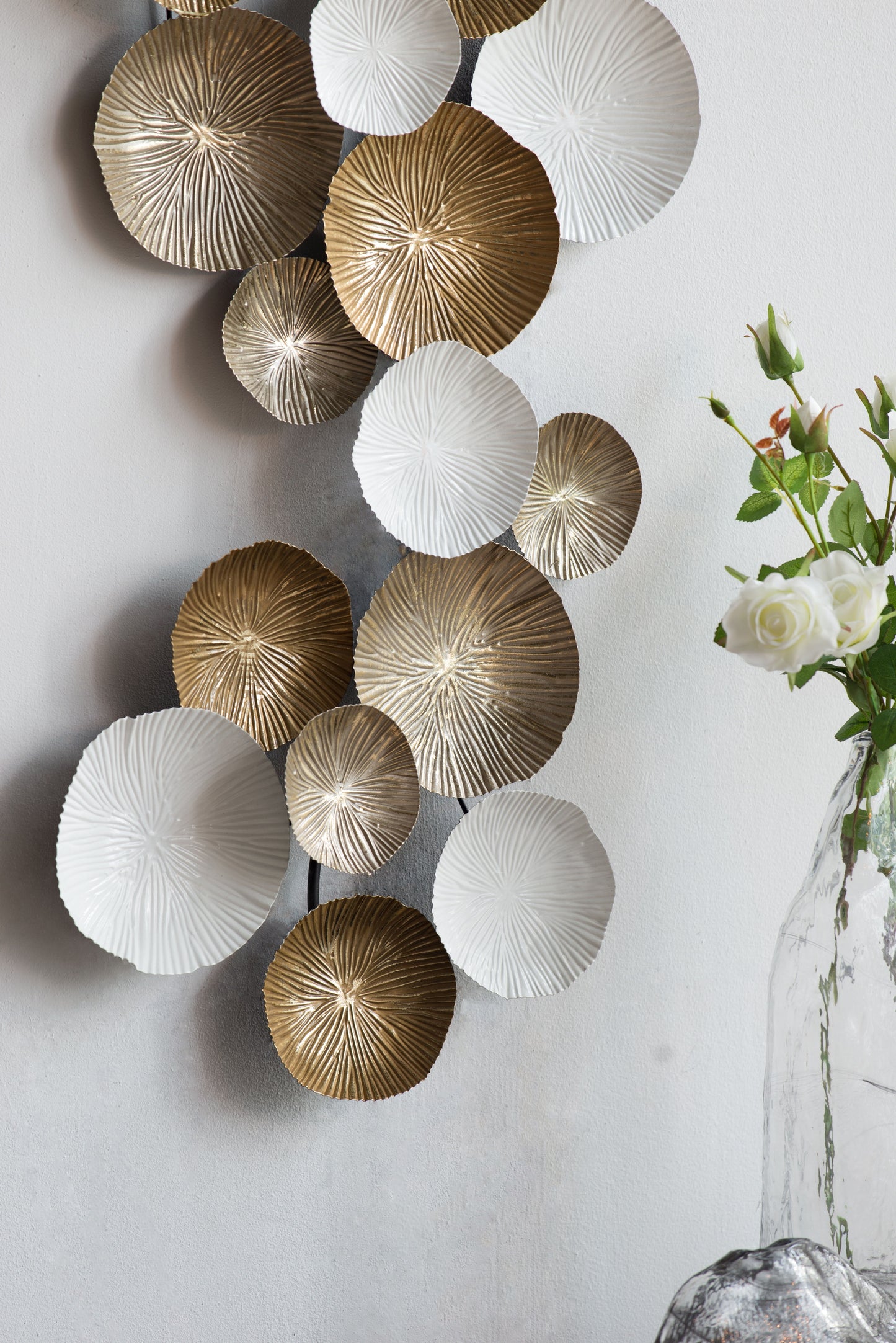 Metal Contemporary Wall Decor Accent, Large Hanging Sculpture For Bedroom Entryway Living Room - Golden / White