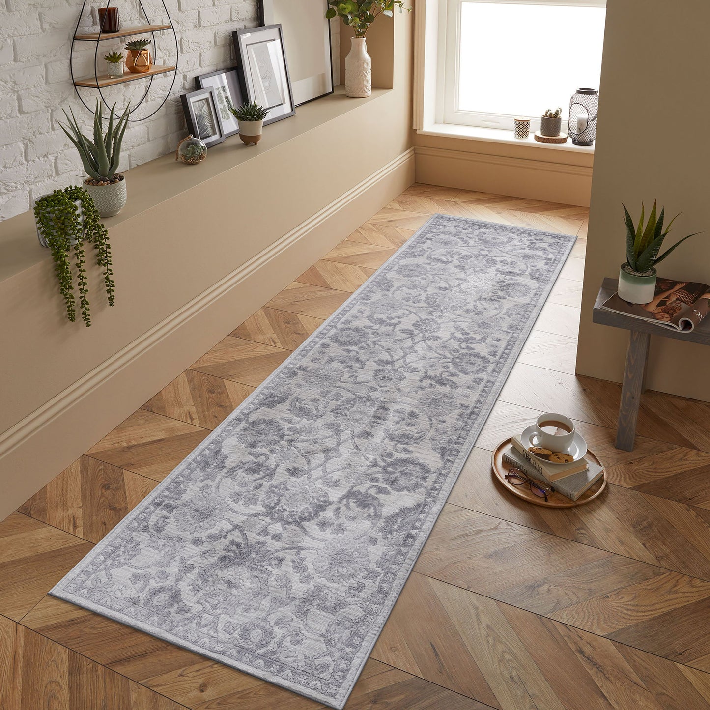 Marfi - 2' X 8' Oriental Runner Rug - Gray / Silver
