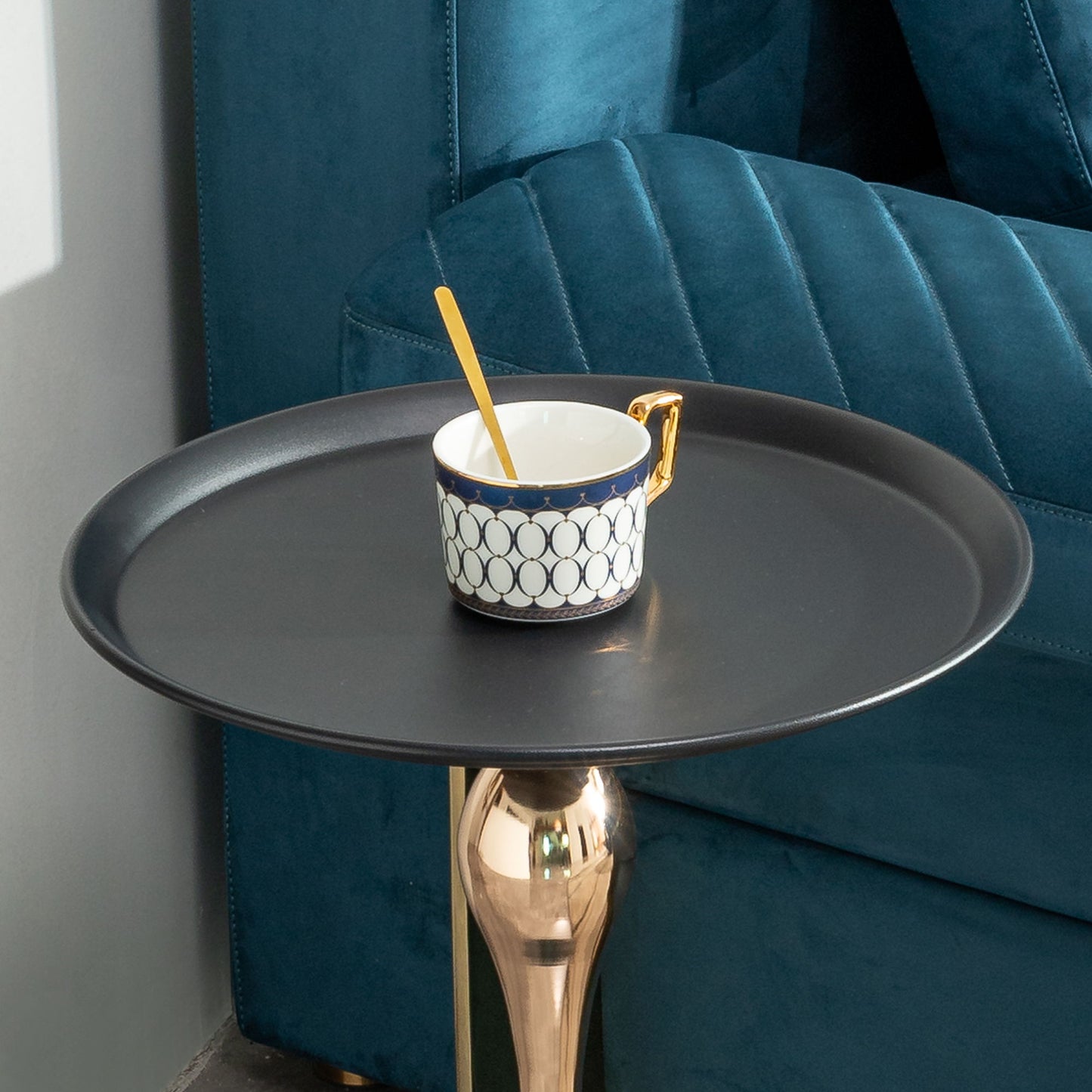 Modern Round Side Table For Small Spaces With Carbon Steel Construction - Black