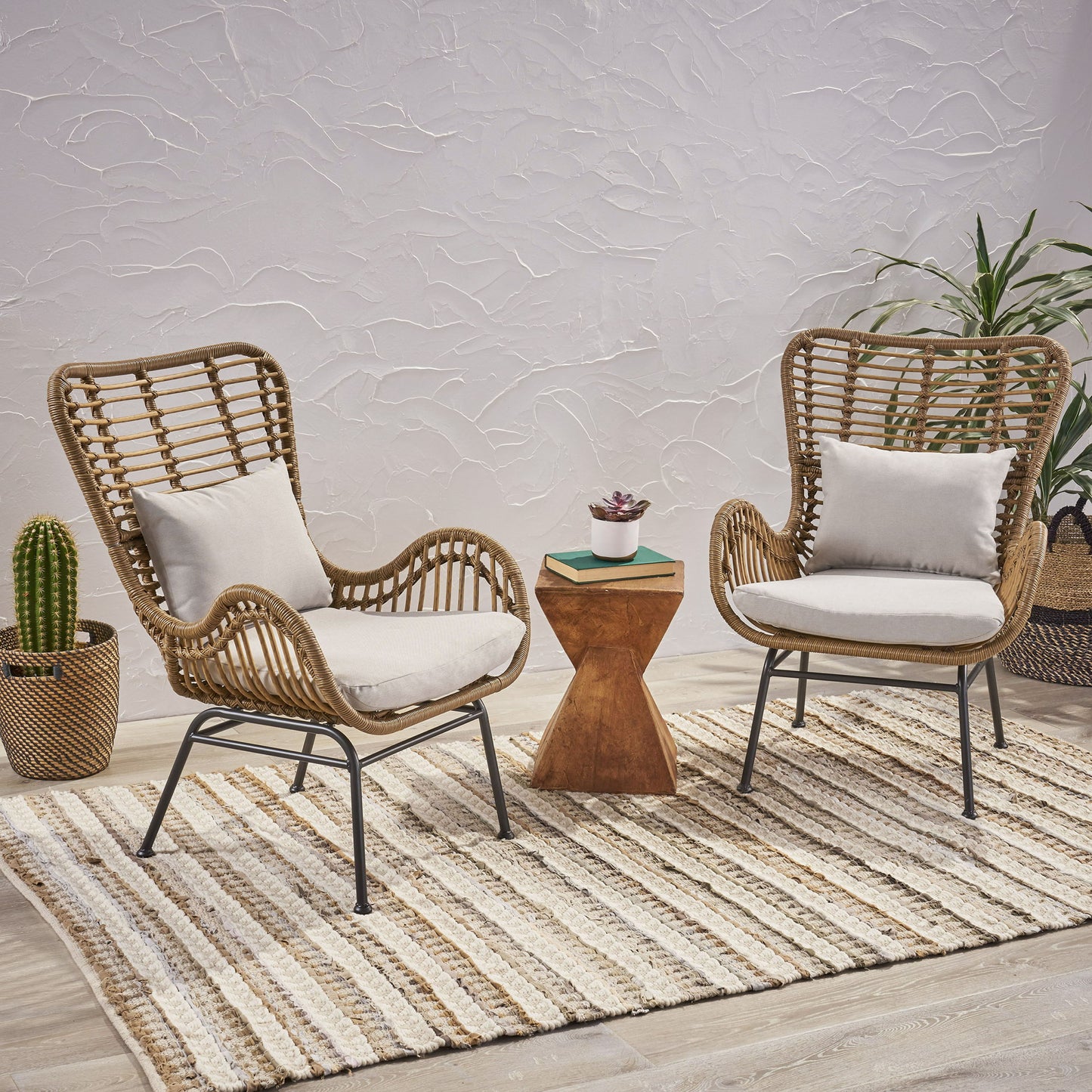 Outdoor Rattan Accent Chair With Metal Legs - Brown