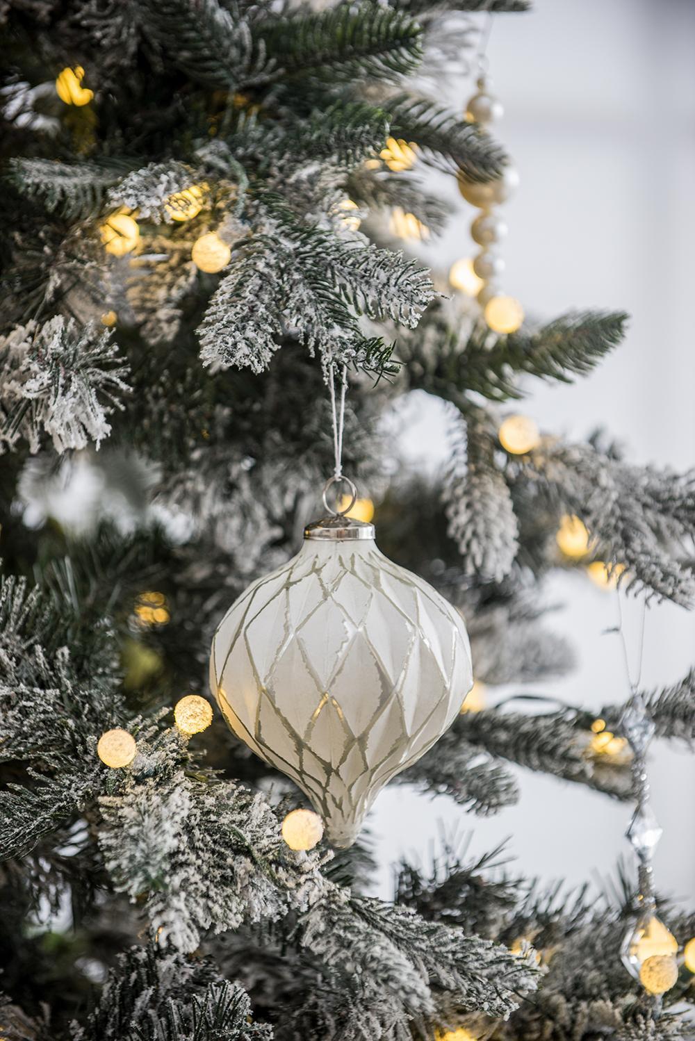 Christmas Ball Ornaments, Decorative Hanging Ball Christmas Tree Ornaments For Holiday Party Decorations (Set of 6) - White