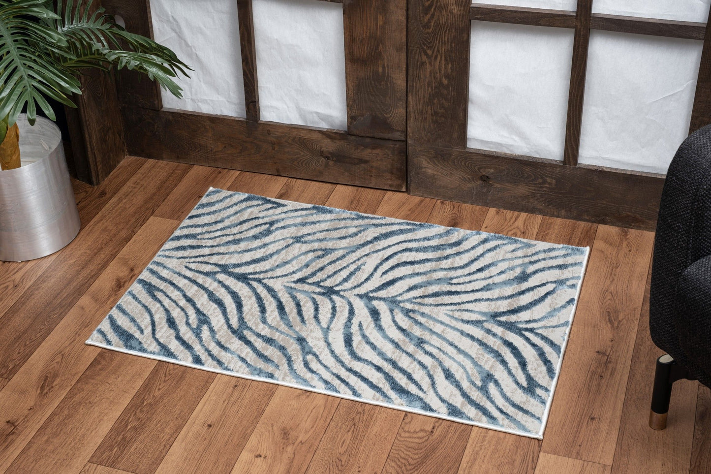 Elegance - 7'10" X 10'3" Polyester Area Rug - Blue