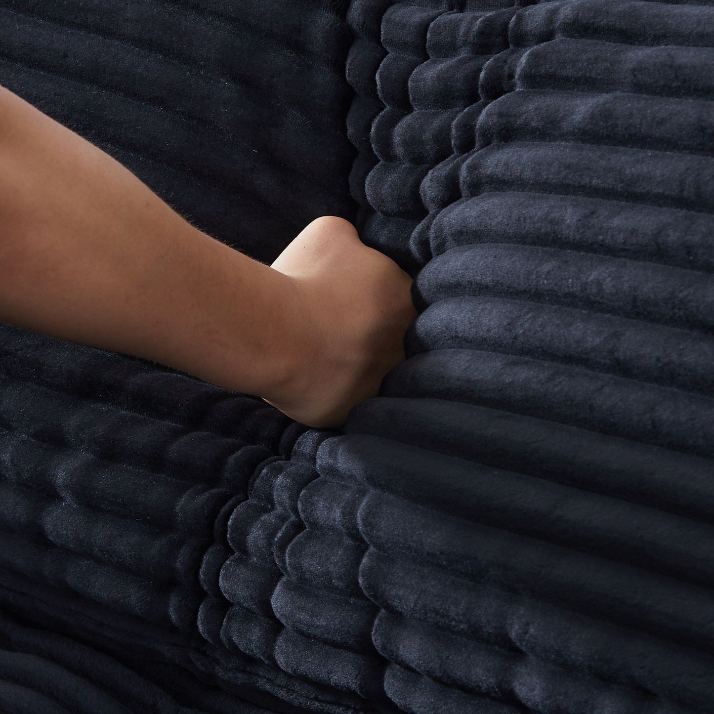 2 Throw Pillows, Four Backrests, Opening Up A New Style For The Living Room's Casual Area - Black