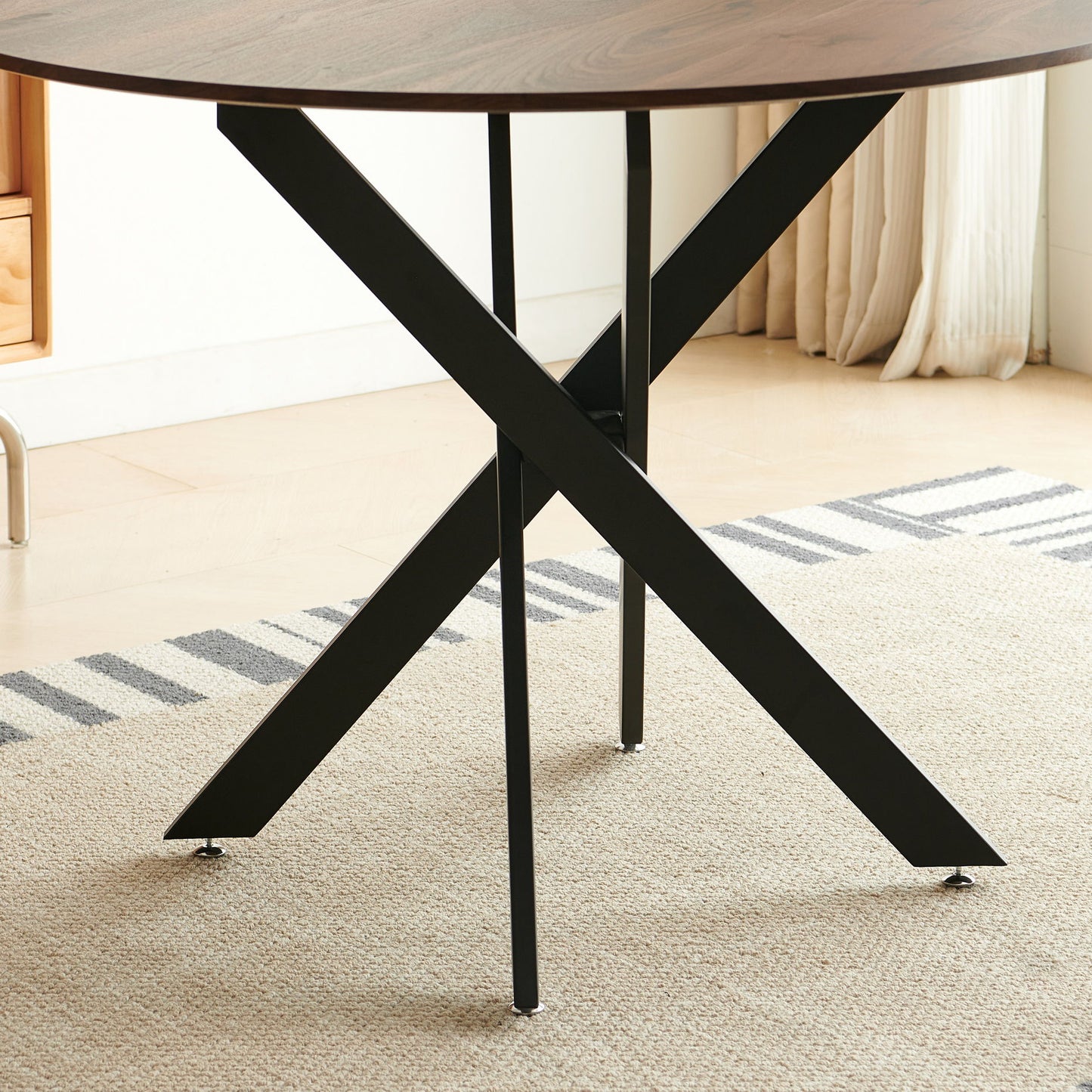 Table Mid-Century Dining Table For 4 - 6 People With Round MDF Table Top, Pedestal Dining Table, End Table Leisure Coffee Table, Cross Leg - Matte Black / Natural