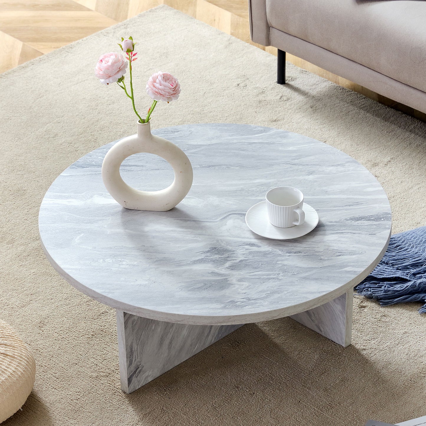A Multi Style Decor Friendly Round Coffee Table, Featuring Modern Minimalism And Nordic Flair - White