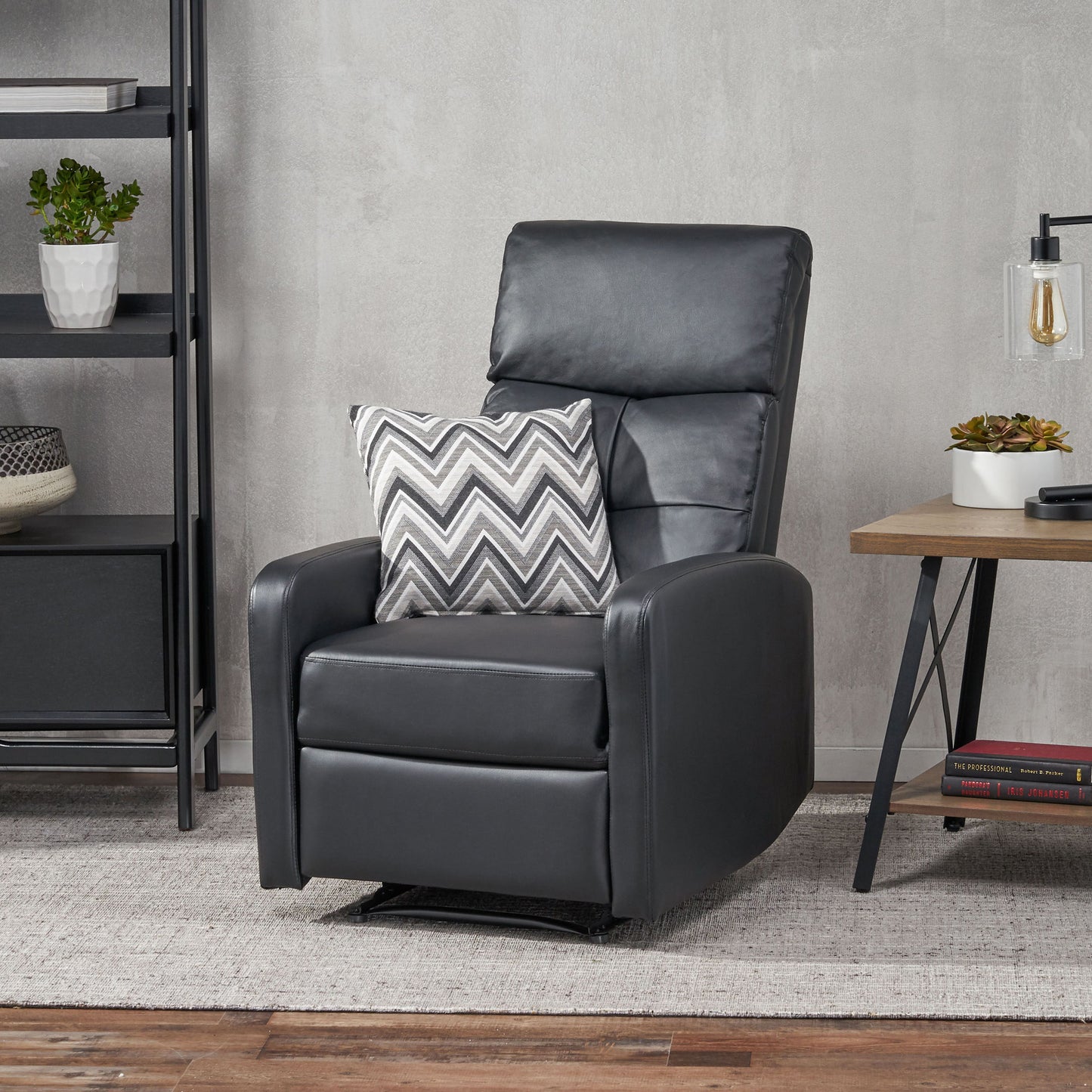 Wide Manual Standard Recliner - Black