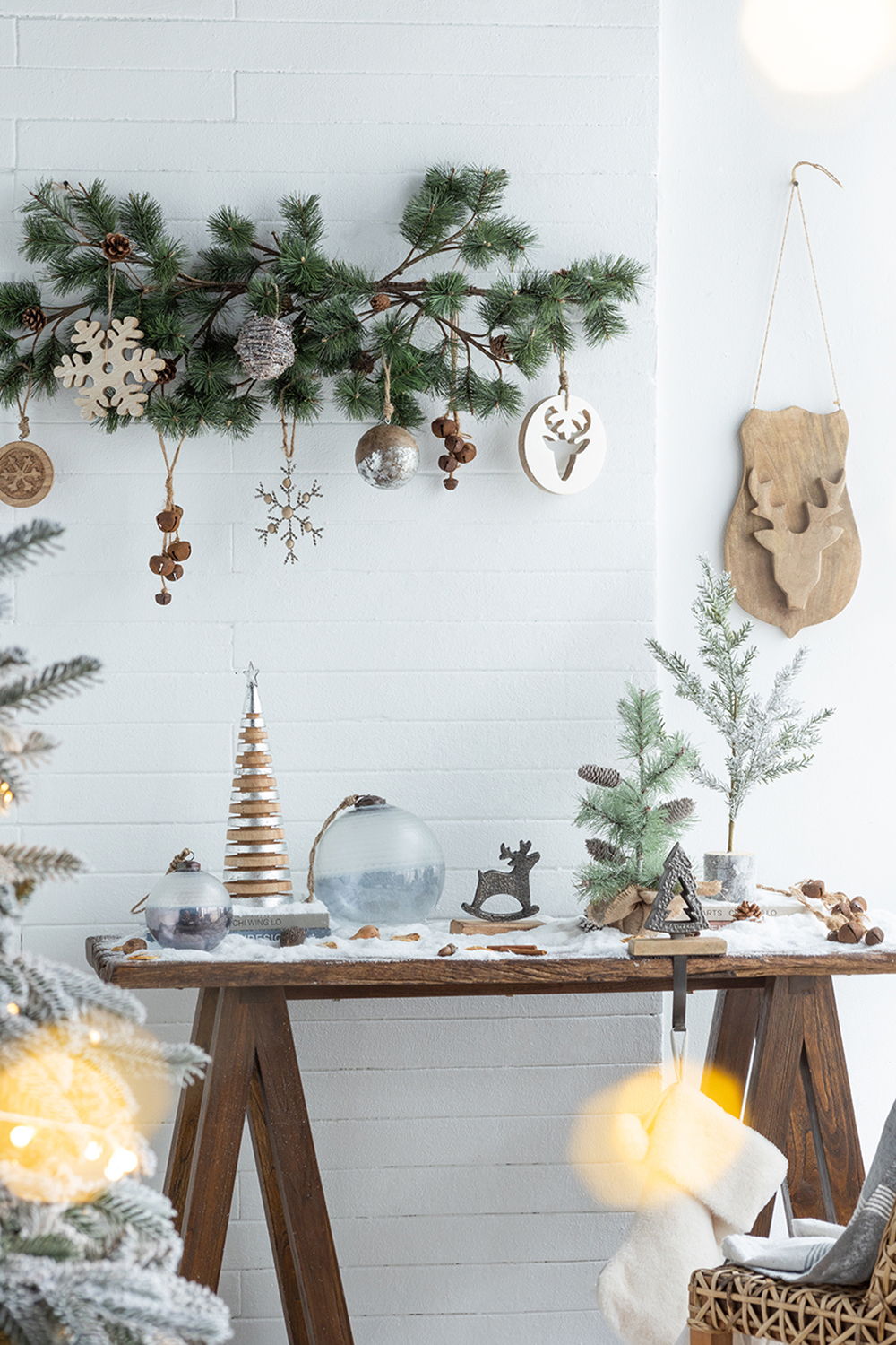 Christmas Ball Ornaments, Wood Decorative Hanging Ball Christmas Tree Ornaments For Holiday Party Decorations (Set of 4) - Brown