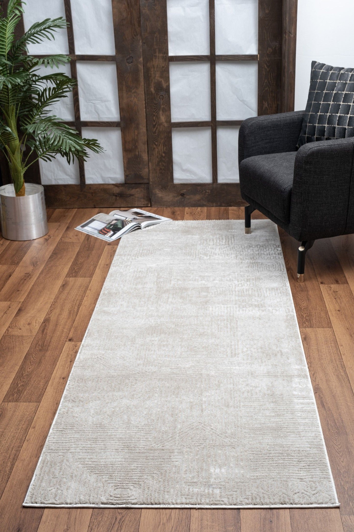 Elegance - 7'10" X 10'3" Area Rug Polyester - Ivory