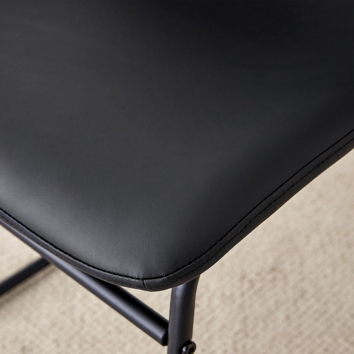 (Set of 4) Classic Chairs, A Stylish Seat Suitable For Modern Minimalist And Industrial Style Environments - Black