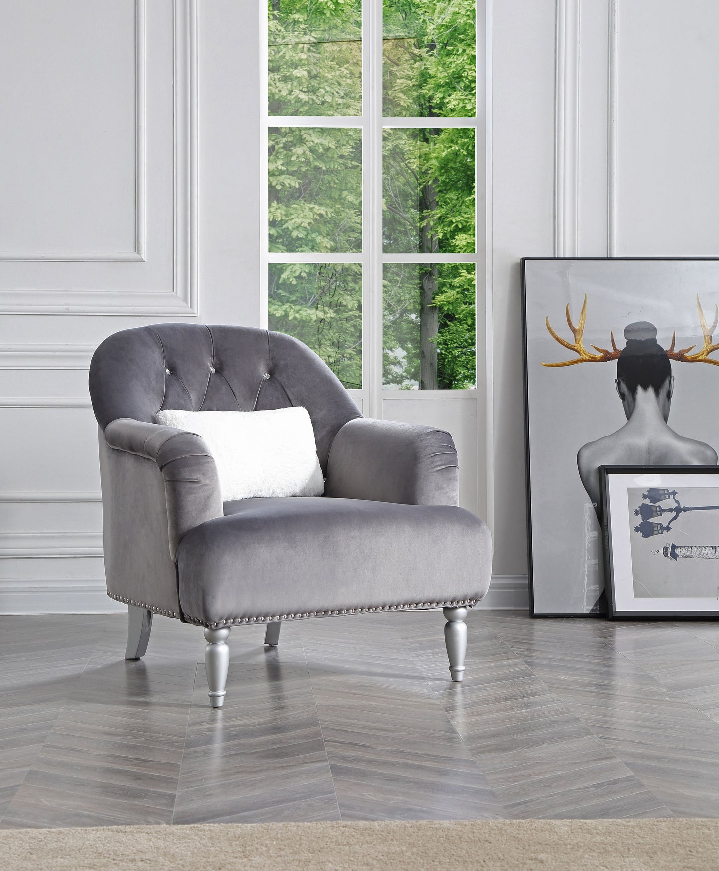 Elegant Traditional Armchair - Gray