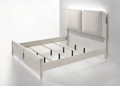 Laveda - Boucle Eastern King Bed With LED - Light Gray / White