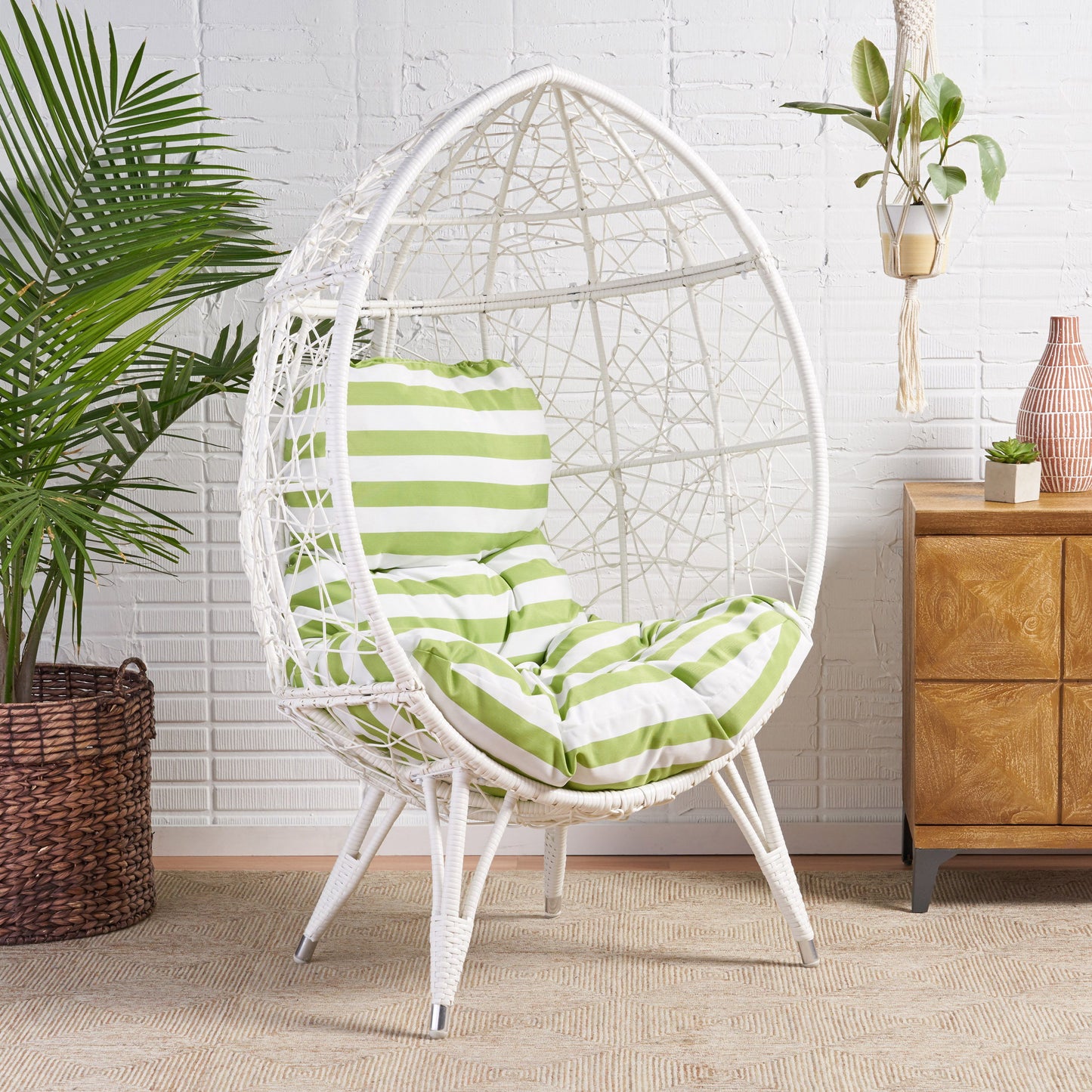 Cosmos - Round Hammered Iron Teardrop Chair - White / Green