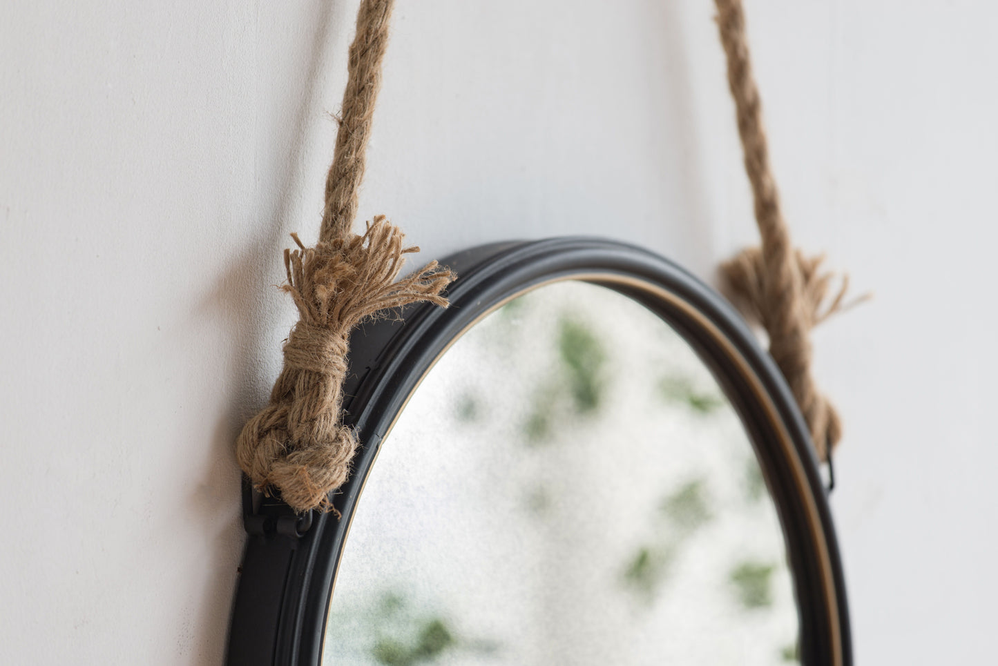 Handsome Cleveland Mirror With Rope Strap Contemporary Design Circle Mirror With Round Metal Frame For Wall Decor Bathroom, Entryway - Black And Silver