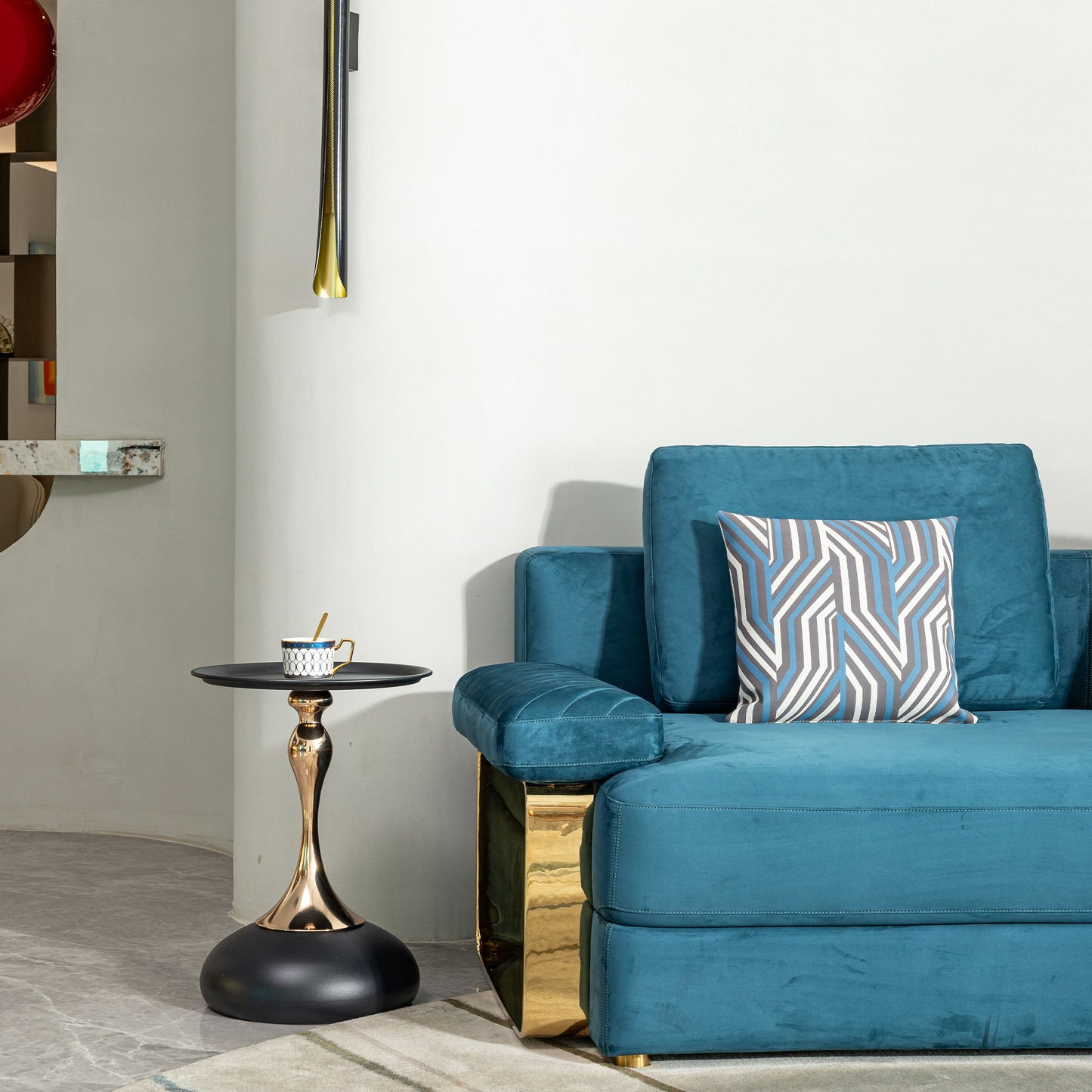 Modern Round Side Table For Small Spaces With Carbon Steel Construction - Black