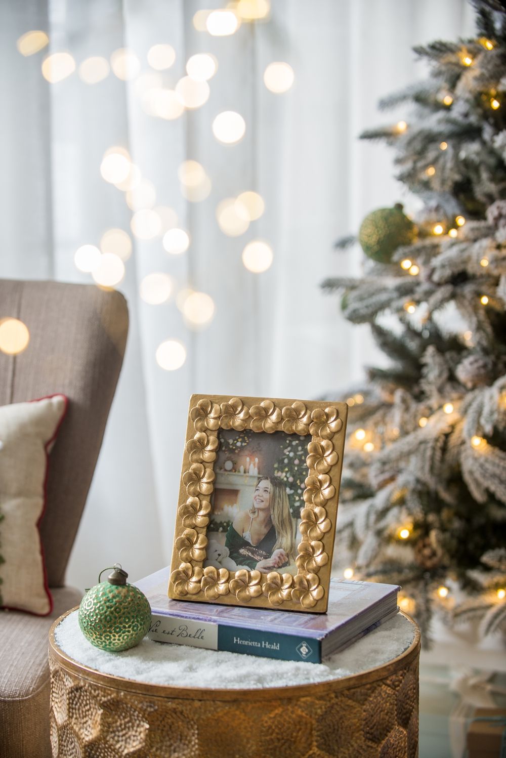 Vintage Photo Frame & Flower Design - Gold