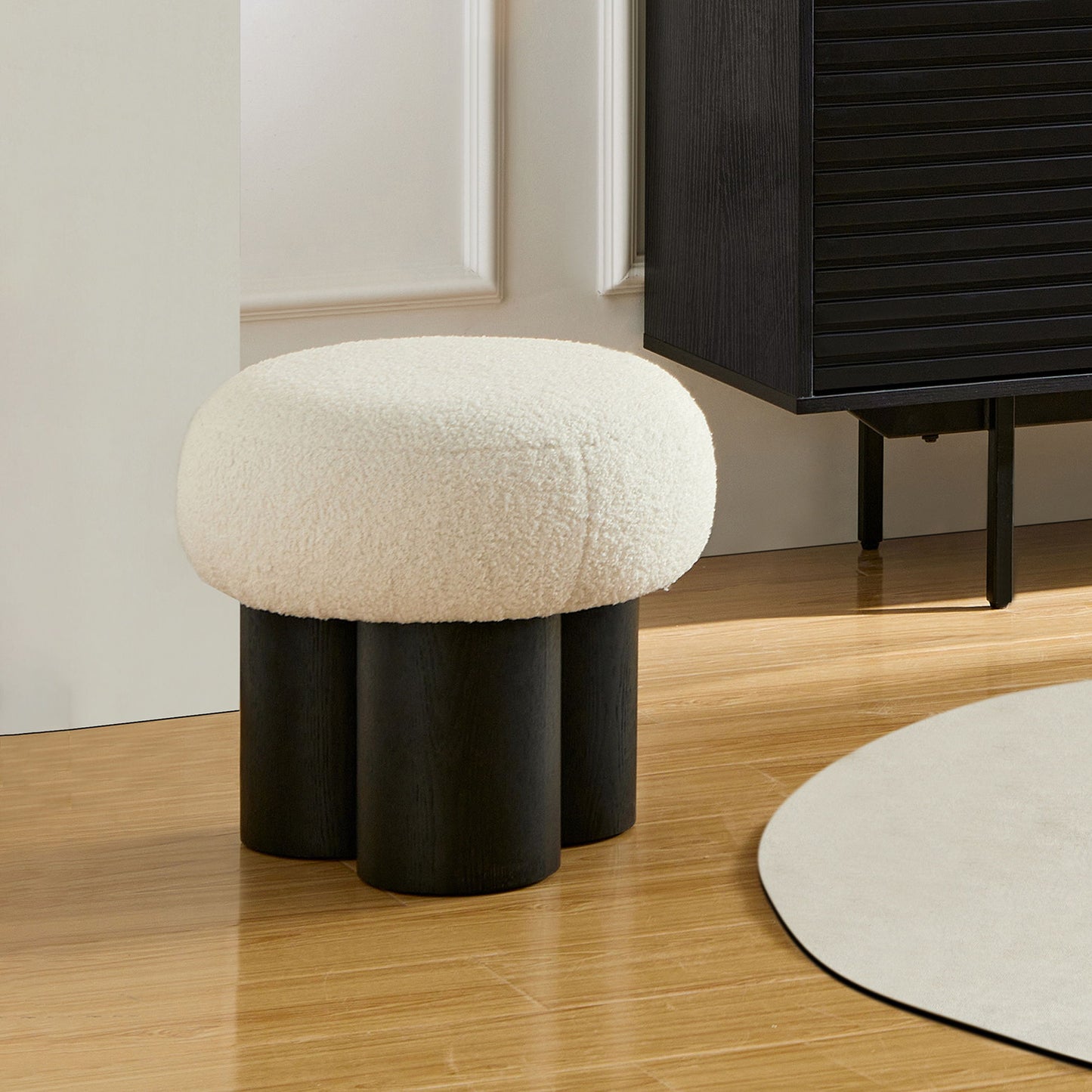 Lamb Wool Seat With Barrel Pipe / Black Ash Willow - White