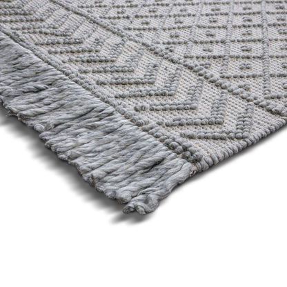 Millow - 6' X 9' Area Rug - Silver