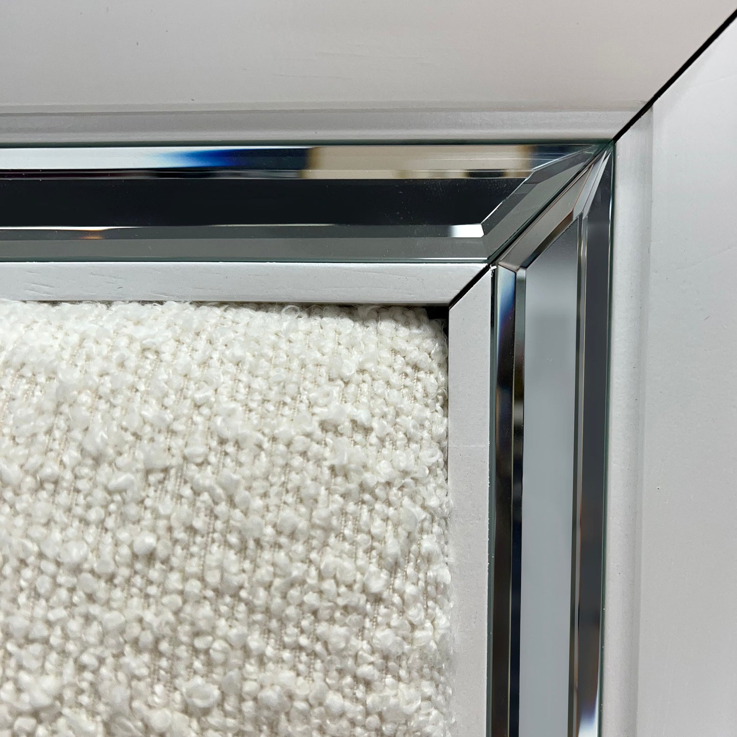 Tarian - Boucle Queen Bed With LED & Storage - White