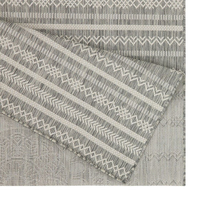 Sunshine - 7'10" X 10'3" Polypropylene Indoor, Outdoor, Area Rug - Silver