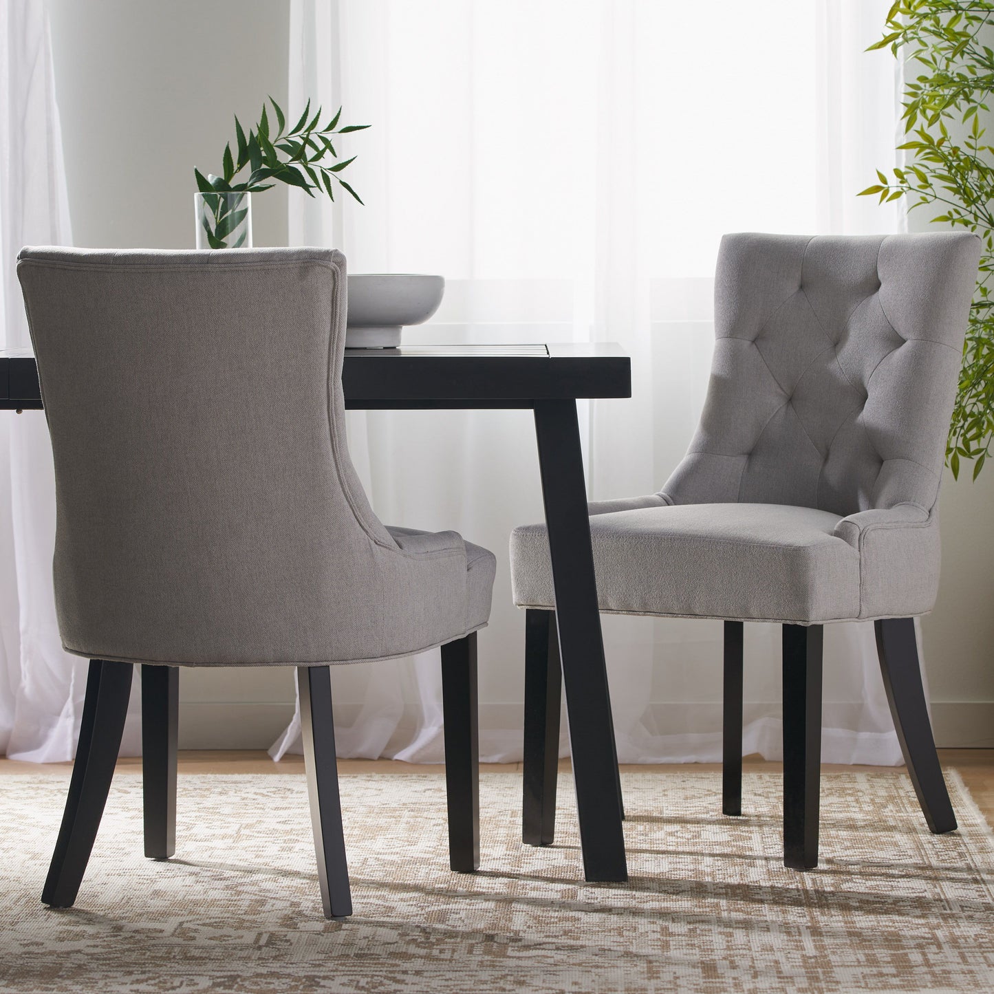Quenching - Dining Chair With Sloped Arms And Diamond Tufting (Set of 2) - Light Gray